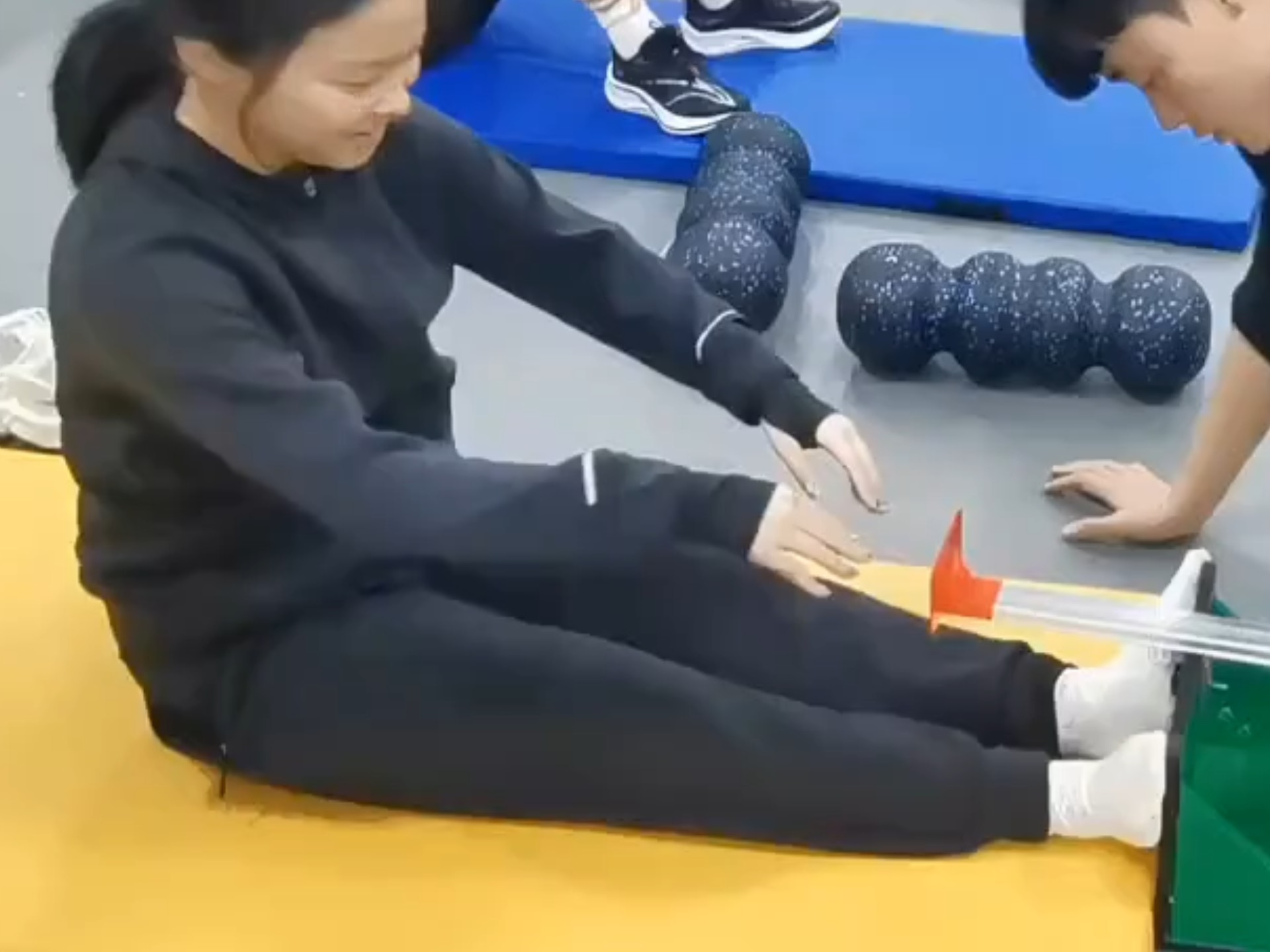 坐位体前屈怎么练快速有效(坐位体前屈怎么练快速有效图片)